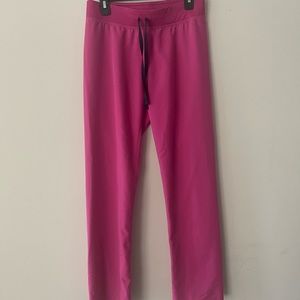figs Livingston basic scrub pants- hot pink- never been worn. SMALL TALL